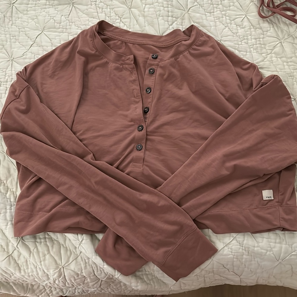 Avalon cropped Henley